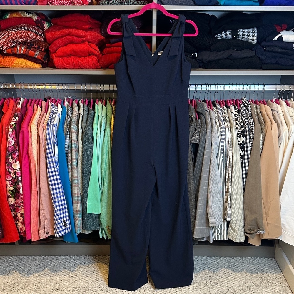 Chelsea28 navy sleeveless v neck back zipper closure wide leg jumpsuit size 6P